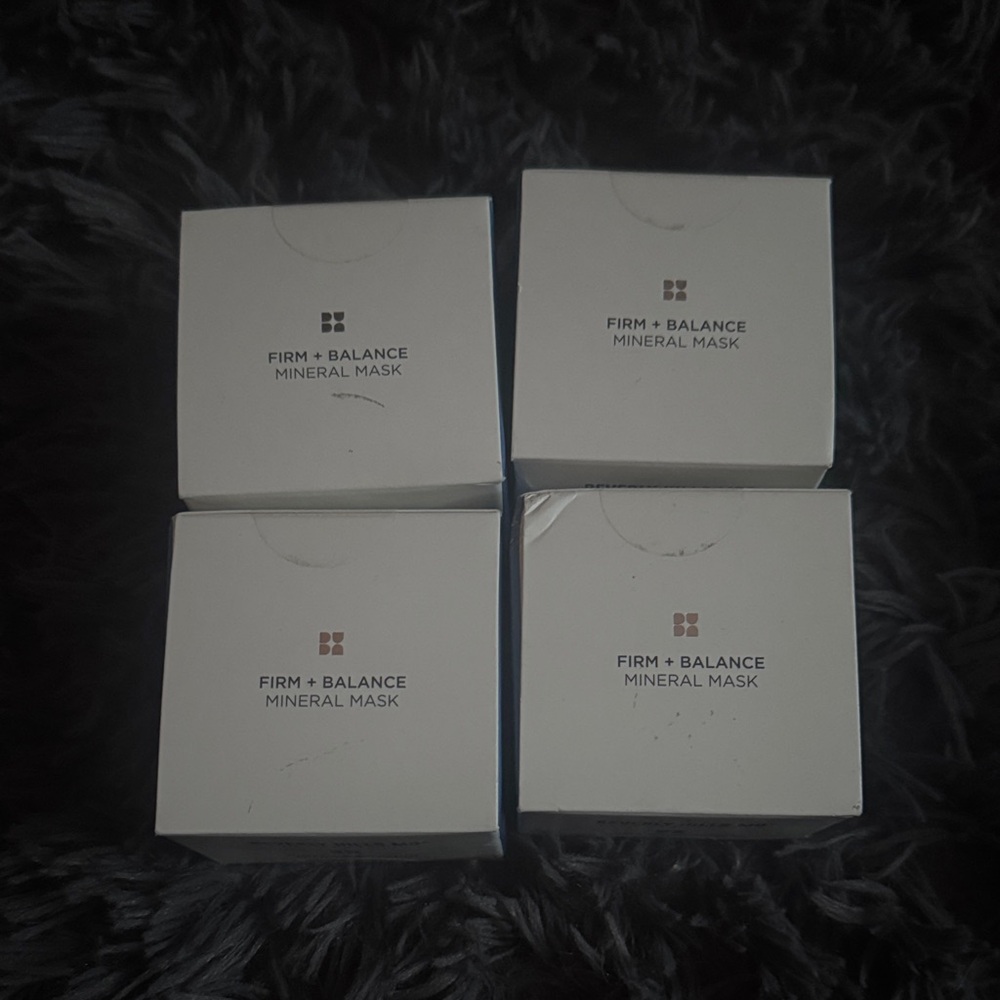 Firm + Balance Mineral Mask - White
